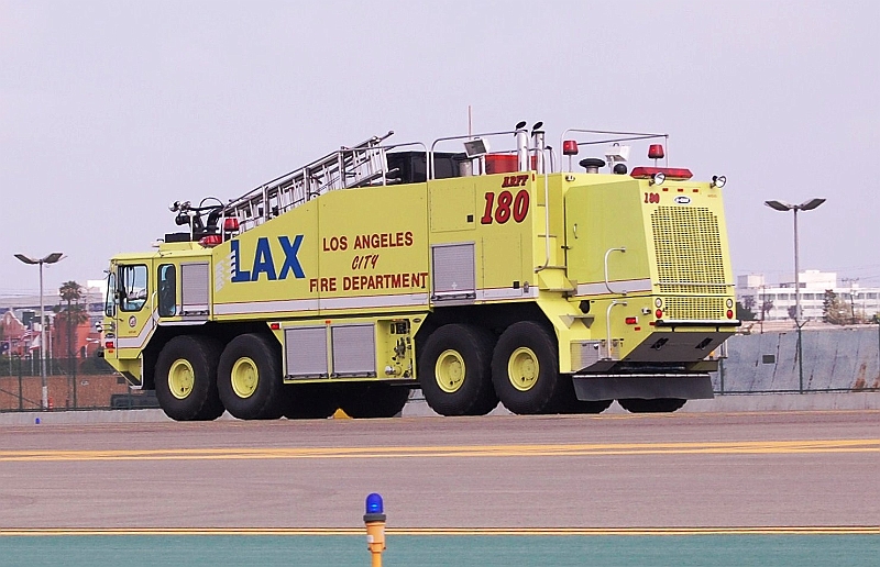 lax May9 2008 (975).JPG
